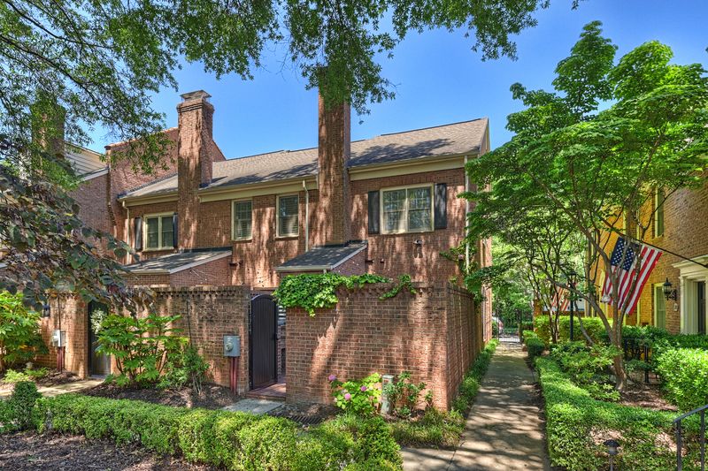 Hackberry Court rear elevations and gardens