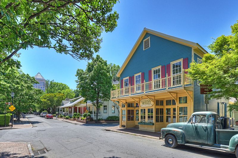 Alexander Michael's, a Fourth Ward landmark